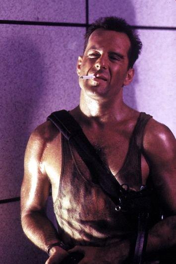 Bruce Willis est John McClane dans la saga Die Hard