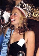 Mary Stavin lors de sa victoire au concours de Miss Monde, en 1977