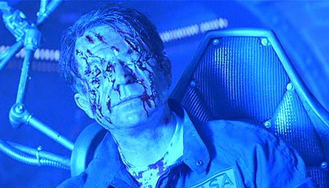 Sam Neill défiguré dans Event Horizon, le vaisseau de l'au-delà de Paul W.S. Anderson