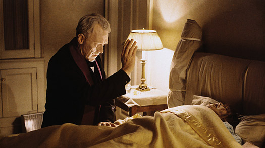 Max von Sydow en plein exorcisme dans le film de William Friedkin