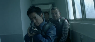 La police intervient dans Infernal Affairs III (Andy Lau)