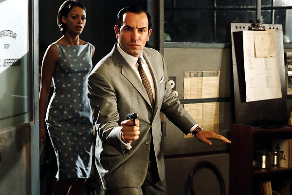 OSS 117 (Jean Dujardin) et Larmina (Bérénice Brejo)