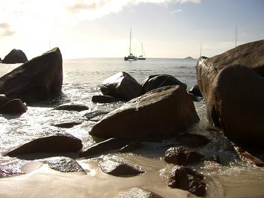 L'Anse Lazio, sess rochers de granit et l'Océan Indien